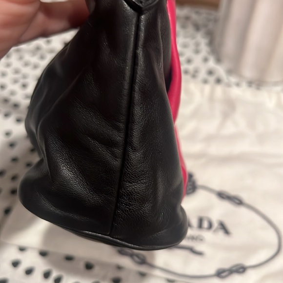 🎀Prada pink and black ribbon handbag! - Picture 5 of 10
